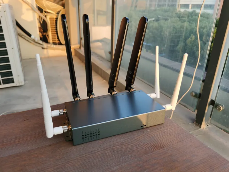 Dual-Q H721 router