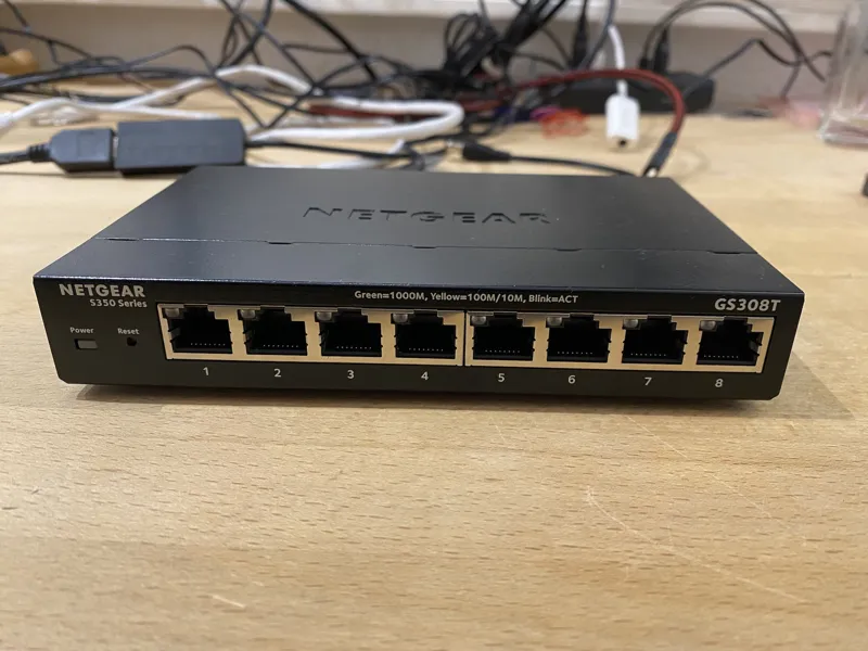 NETGEAR GS308T router