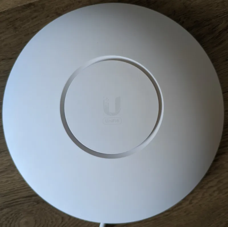 Ubiquiti UniFi 6 LR router