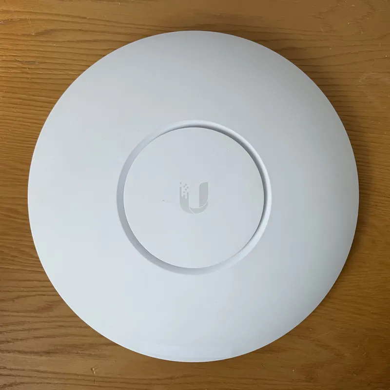 Ubiquiti UniFi AC HD router